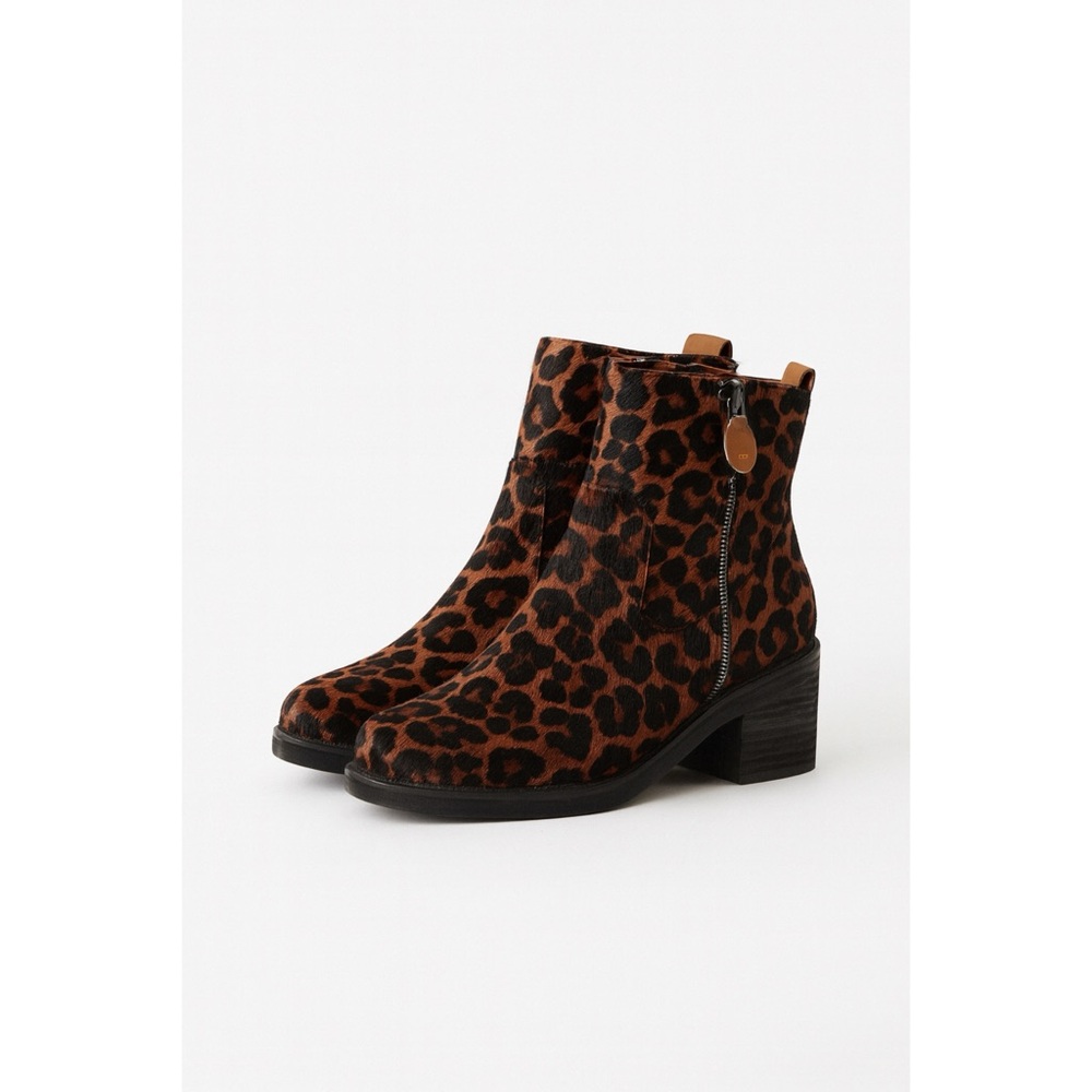 Kenneth Cole Gentle Souls Women Block Heel Ankle Booties Brown Leopard, Size 7.5